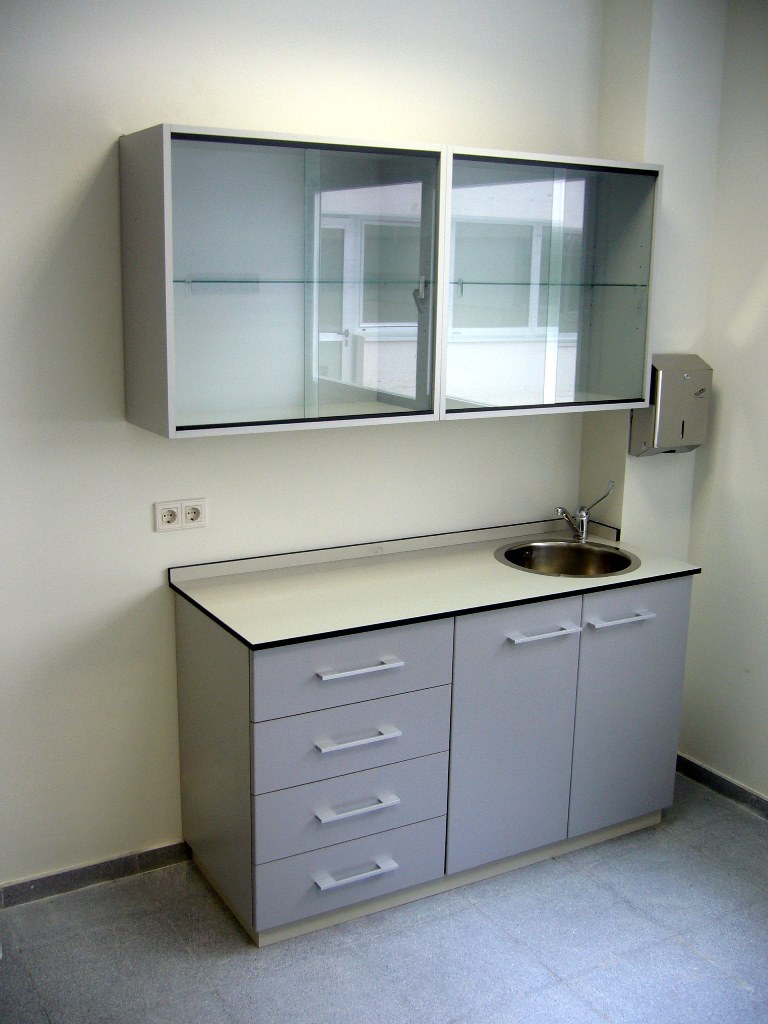 Mobiliario-clinico-armario-colgar-61-3